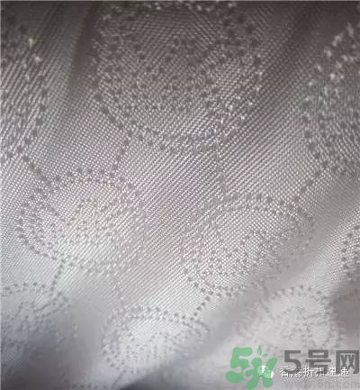 Michael Kors女包真?zhèn)伪鎰e Michael Kors包包真假鑒別圖 Michael Kors女包真?zhèn)伪鎰e Michael Kors包包真假鑒別圖