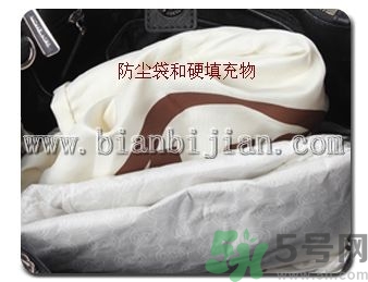 Michael Kors女包真?zhèn)伪鎰e Michael Kors包包真假鑒別圖 Michael Kors女包真?zhèn)伪鎰e Michael Kors包包真假鑒別圖