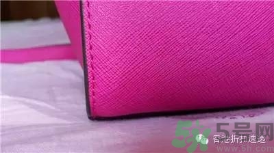 Michael Kors女包真?zhèn)伪鎰e Michael Kors包包真假鑒別圖 Michael Kors女包真?zhèn)伪鎰e Michael Kors包包真假鑒別圖