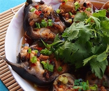 鯰魚(yú)的營(yíng)養(yǎng)價(jià)值 鯰魚(yú)的功效與作用 鯰魚(yú)的營(yíng)養(yǎng)價(jià)值 鯰魚(yú)的功效與作用