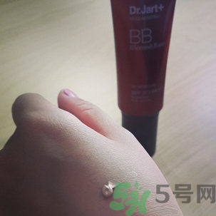 dr.jart銀管和黑管的區(qū)別？蒂佳婷銀色bb和黑色bb哪個(gè)好？