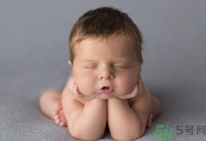 寶寶拉綠屎怎么回事？寶寶拉綠屎怎么辦？