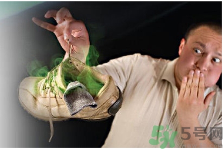 腳臭是怎么回事？用什么方法去除腳臭？