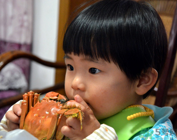小孩子可以吃螃蟹嗎？小孩吃螃蟹好嗎？