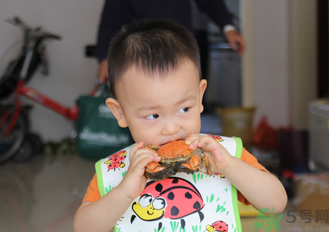 小孩吃螃蟹過(guò)敏怎么辦？小孩吃螃蟹過(guò)敏癥狀