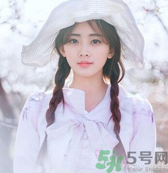 什么人適合空氣八字劉海？什么臉型適合空氣八字劉海？