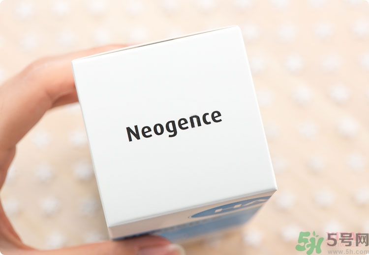 Neogence霓凈思玻尿酸保濕液化妝水真假辨別對(duì)比圖 Neogence霓凈思玻尿酸保濕液化妝水真假辨別對(duì)比圖