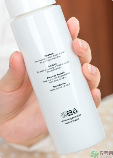 Neogence霓凈思玻尿酸保濕液化妝水真假辨別對(duì)比圖 Neogence霓凈思玻尿酸保濕液化妝水真假辨別對(duì)比圖