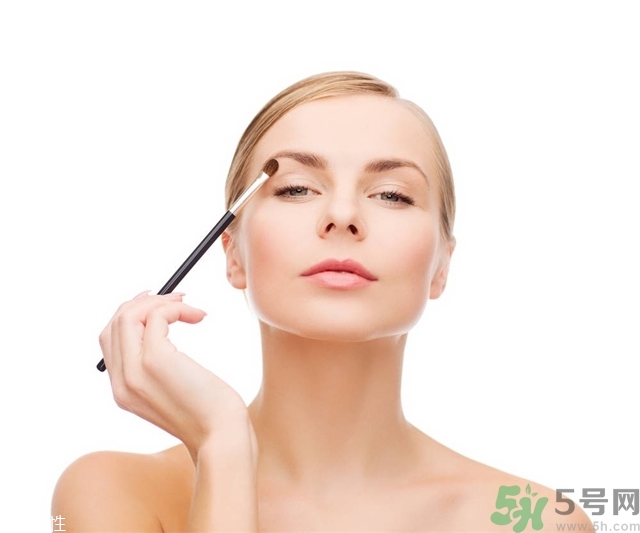 飄眉好不好？飄眉后痂掉了顏色很淡