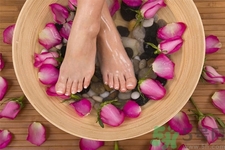 明礬泡腳的作用是什么？明礬泡腳的注意事項(xiàng)