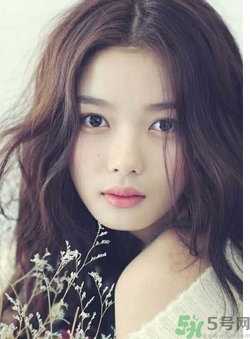 金裕貞妝容 金裕貞蜜桃?jiàn)y怎么化？