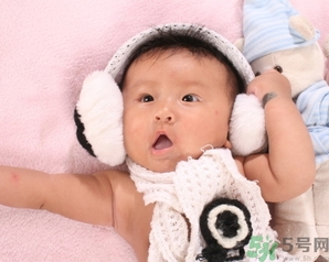 奶蘚是濕疹嗎？奶蘚和濕疹的區(qū)別