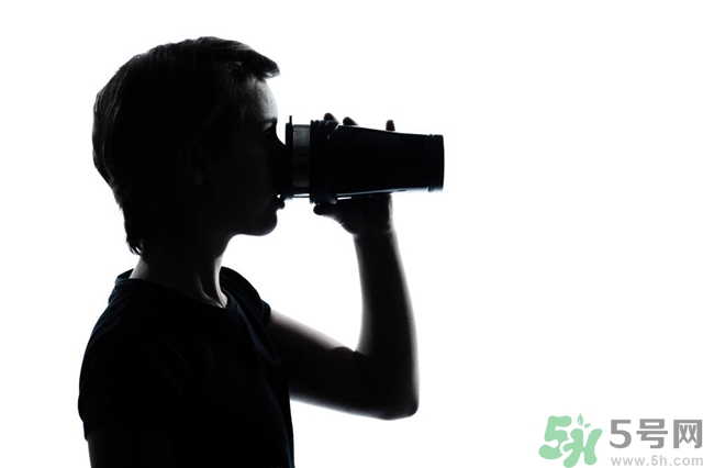 喝溫開水可以減肥嗎？喝溫開水有什么好處？