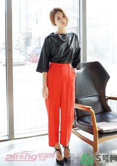 闊腿褲配什么鞋子好看？穿闊腿褲配什么鞋子？