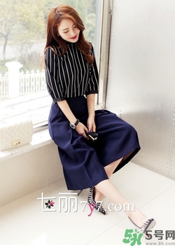 闊腿褲配什么鞋子好看？穿闊腿褲配什么鞋子？