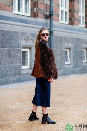 闊腿褲配什么鞋子好看？穿闊腿褲配什么鞋子？