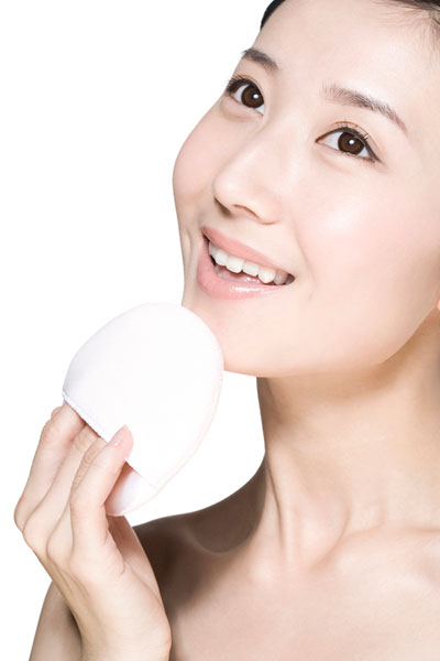 粉底液和氣墊BB霜有區(qū)別嗎？粉底液和氣墊BB霜哪個更好用？