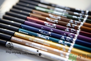 solone眼線筆怎么削？怎么推出來？