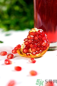 石榴汁怎么榨?石榴汁連籽一起榨嗎 石榴汁怎么榨?石榴汁連籽一起榨嗎