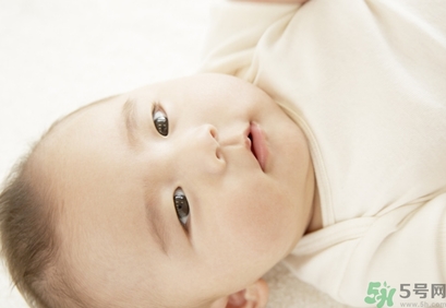 寶寶鼻子有鼻涕出不來(lái)怎么辦？寶寶鼻涕清理方法