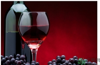 酒精中毒的早期癥狀有哪些？酒精中毒的癥狀有哪些？