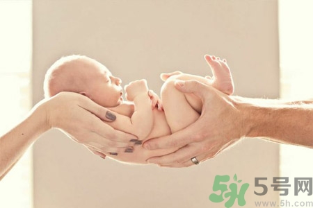 懷孕吃什么孩子頭發(fā)好？懷孕吃什么孩子皮膚好？