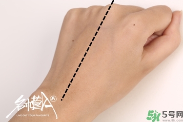 the saem得鮮散粉怎么用？得鮮薄荷散粉使用方法