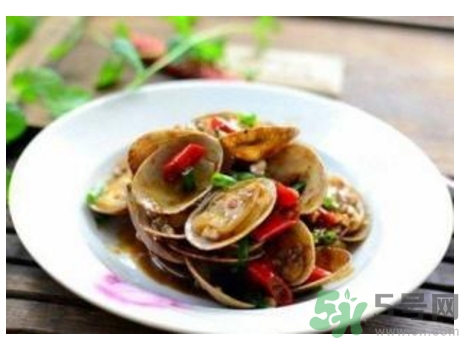 活蛤蜊可以帶上飛機嗎？活蛤蜊可以托運嗎？