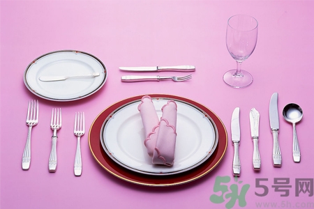 開水燙餐具能消毒嗎？高溫能消毒餐具嗎？