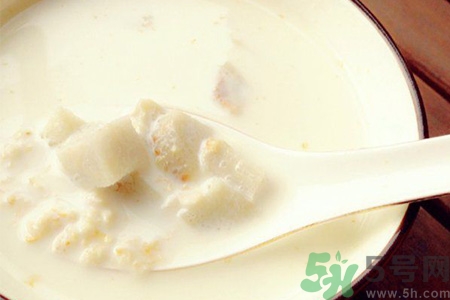 吃芋頭可以喝牛奶嗎？吃芋頭喝牛?奶有什么好處？