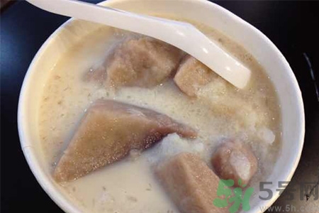 吃芋頭可以喝牛奶嗎？吃芋頭喝牛?奶有什么好處？