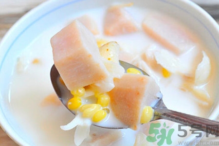 吃芋頭可以喝牛奶嗎？吃芋頭喝牛?奶有什么好處？