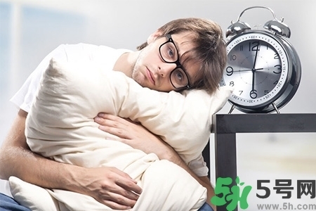 下午犯困怎么辦？犯困按摩什么穴位效果最快？