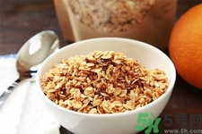 吃燕麥片有什么好處？燕麥片吃了對人的好處有哪些？