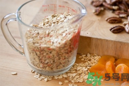 吃燕麥片有什么好處？燕麥片吃了對人的好處有哪些？