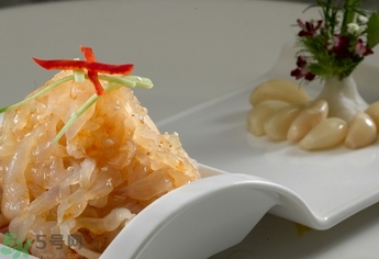 海蜇是葷菜還是素菜？海蜇是動物還是植物？