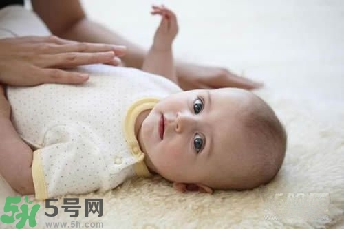 積食發(fā)燒怎么推拿？積食發(fā)燒推拿手法圖解