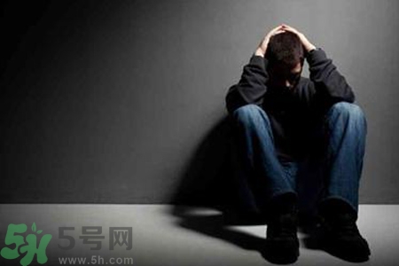 抑郁癥的表現(xiàn)有哪些？抑郁癥和遺傳有關(guān)系嗎？