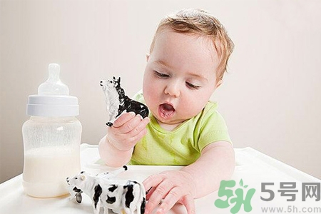 母乳不足的原因是什么？母乳不足怎么辦？