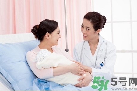 怎樣科學(xué)坐月子？坐月子是選擇傳統(tǒng)式還是科學(xué)式？