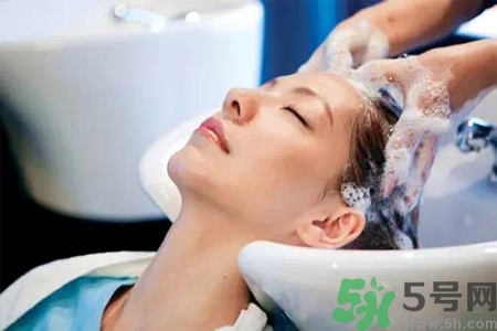 孕婦秋季洗頭多久一次？孕期洗頭一周幾次最好？
