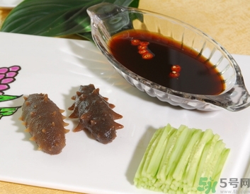 海參可以和雞蛋一起吃嗎？海參可以和雞一起煲湯嗎？