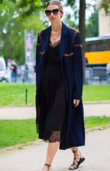 秋天穿裙子腿上穿什么？秋季穿裙子怎么搭配？