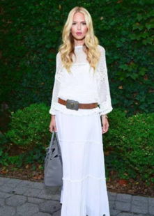 秋天穿裙子腿上穿什么？秋季穿裙子怎么搭配？