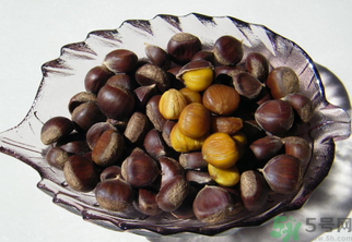 熟板栗怎么去皮最快？煮熟板栗怎么去皮？