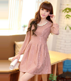 秋天穿什么裙子？秋天穿什么好看？