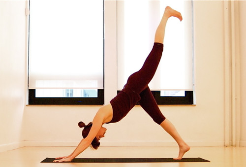 睡前做瑜伽好嗎？睡前做瑜伽能減肥嗎？