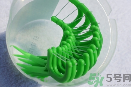 牙線對牙齒好嗎？牙線怎么正確使用？