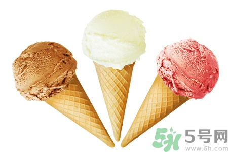 吃冰可以治療感冒嗎？喉嚨痛可以吃冰淇淋嗎？