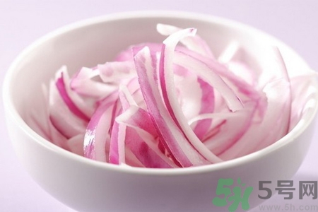 吃洋蔥的好處和壞處是什么？吃洋蔥可以降血糖嗎？